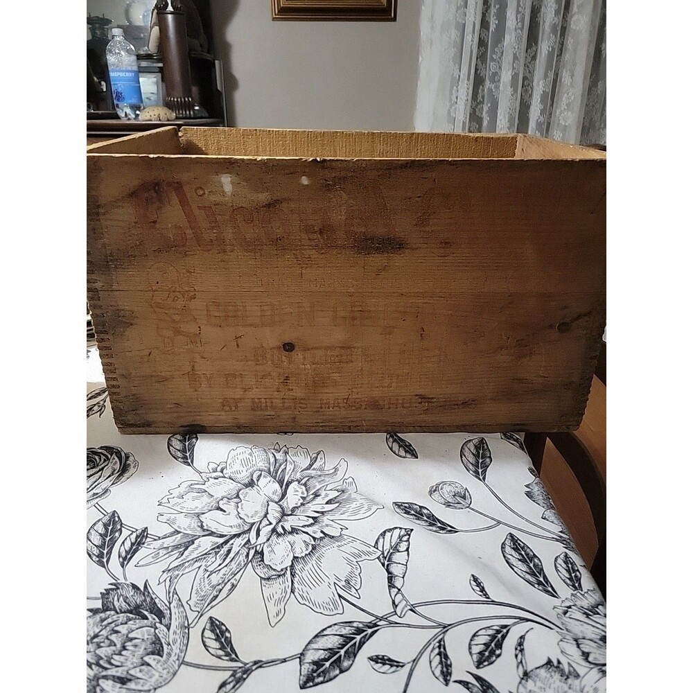 Antique Red Clicquot Club Wooden Soda Beverage Crate Box Ginger Ale Sarsaparilla